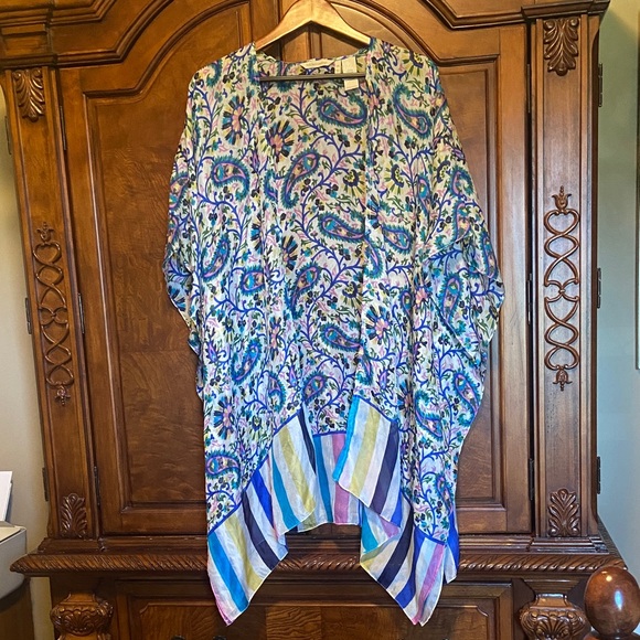 Soft Surroundings Other - Soft Surroundings 100% Silk Kimono
Size M/L